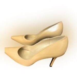 Stuart Weitzman Nude Heels